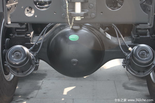 青岛解放 新大威重卡 336马力 8X4 自卸车(CA3300P2K2L2T4EA80)底盘图（5/7）