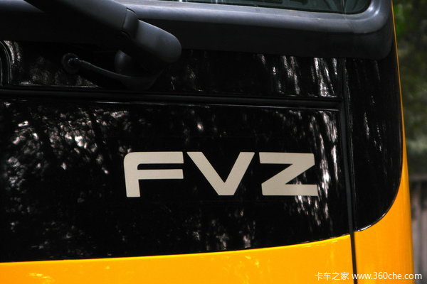庆铃 FVZ重卡 260马力 6X4 栏板载货车(FVZ34Q)外观图（5/7）
