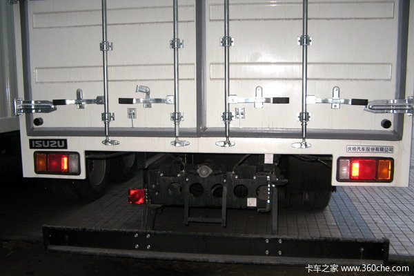 庆铃 FVZ重卡 300马力 6X4 厢式载货车(QL5250XRTFZ1J)底盘图