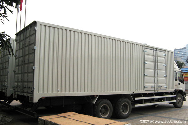 庆铃 FVZ重卡 300马力 6X4 厢式载货车(QL5250XRTFZ1J)外观图（4/5）