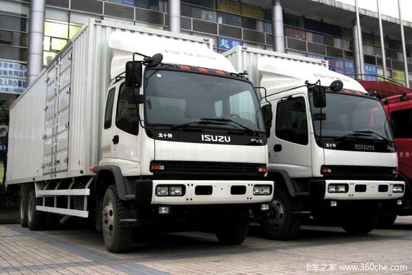 庆铃 FVZ重卡 300马力 6X4 厢式载货车(QL5250XRTFZ1J)外观图（3/5）