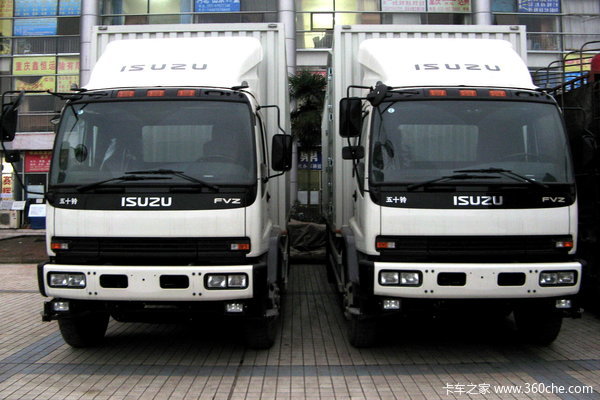 庆铃 FVZ重卡 300马力 6X4 厢式载货车(QL5250XRTFZ1J)外观图（2/5）