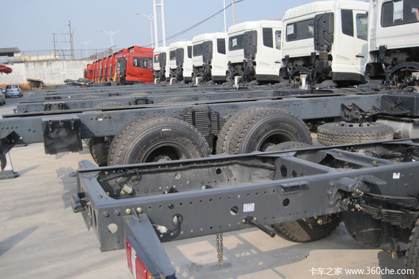 东风 天锦中卡 140马力 4X2 栏板载货车(DFL1120B7)底盘图（3/3）