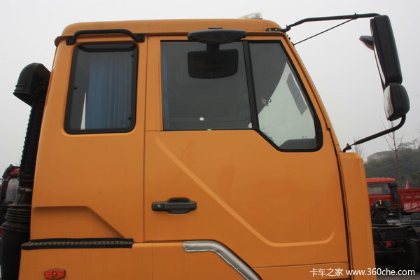 精功 新远征系列重卡 290马力 6X4 自卸车(ZJZ3252DPJ5AZ3)外观图（9/11）