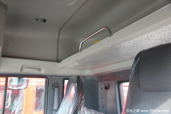 江淮 格尔发K3系列重卡 270马力 8X4 载货车(标准型底盘)驾驶室图（24/24）