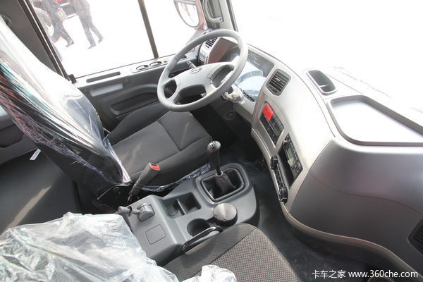 江淮 格尔发K3系列重卡 270马力 8X4 载货车(标准型底盘)驾驶室图（12/24）