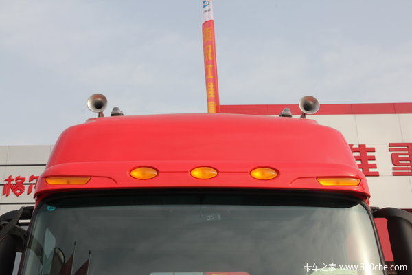 江淮 格尔发K3系列重卡 270马力 8X4 载货车(标准型底盘)外观图（10/22）