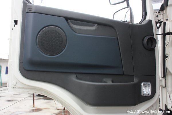 沃尔沃 FMX重卡 400马力 6X4 专用车(底盘)驾驶室图