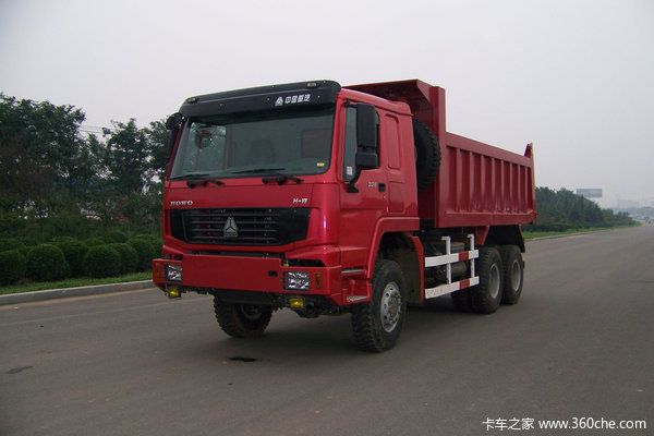中国重汽 HOWO重卡 300马力 6X6 自卸车(ZZ3257N3857C1/T2WA)外观图（2/4）