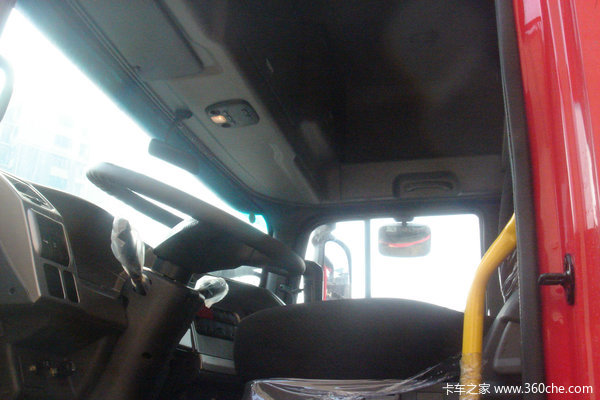 江淮 格尔发K3系列重卡 270马力 8X4 厢式载货车(HFC5314XXYK1R1LT)驾驶室图（6/8）
