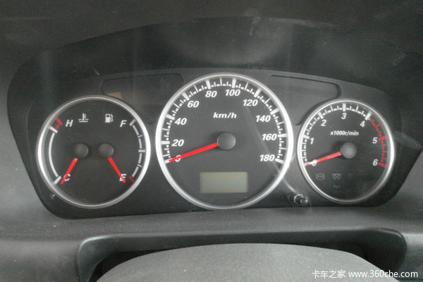 福田  萨普V 2.0L柴油 双排皮卡驾驶室图（5/7）