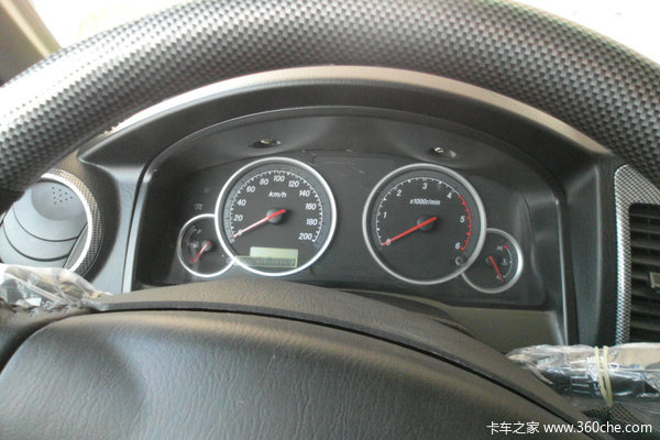 福田 萨普Z 征服者I 2.8L柴油 四驱 双排皮卡驾驶室图（6/8）