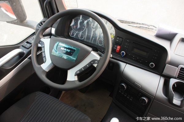 曼(MAN) TGS33系列重卡 440马力 6X4 消防车(底盘)(型号33.440)驾驶室图（5/26）