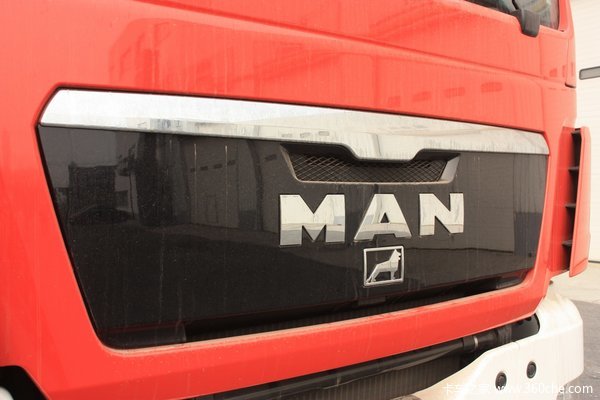 曼(MAN) TGS33系列重卡 440马力 6X4 消防车(底盘)(型号33.440)外观图（11/24）