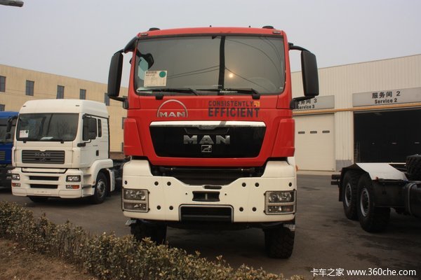 曼(MAN) TGS33系列重卡 540马力 6X6 消防车(底盘)(型号33.540)外观图