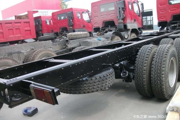 东风柳汽 霸龙507重卡 310马力 8X4 栏板载货车(LZ1244PEL)底盘图（3/5）