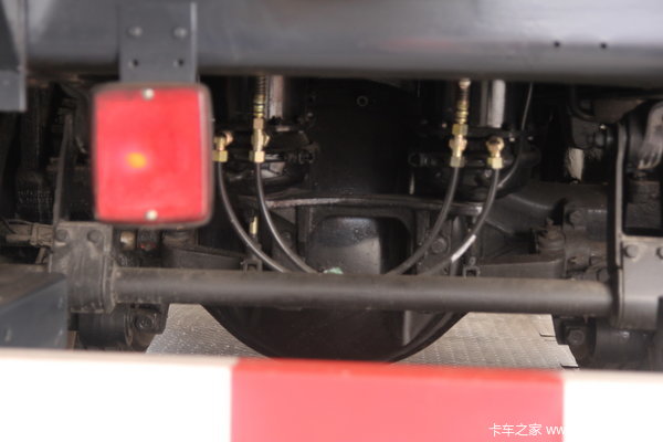 红岩 新金刚重卡 340马力 8X4 自卸车(上菲红)(CQ3314HTG366)底盘图（14/15）