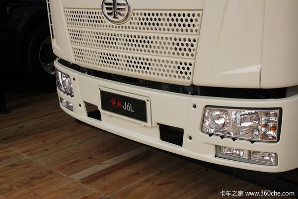 解放 J6L中卡 140马力 4X2 厢式载货车(新道依茨)(CA1160P62K1L4E4)外观图（19/25）