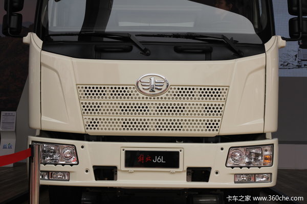 解放 J6L中卡 140马力 4X2 厢式载货车(新道依茨)(CA1160P62K1L4E4)外观图（13/25）
