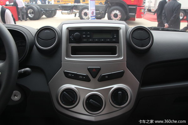 一汽吉林 佳宝T80 1.3L 88马力 汽油  单排厢式微卡驾驶室图（10/20）