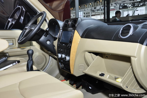 2012款东风小康 C37 舒适型 100马力 1.4L微面驾驶室图（3/8）