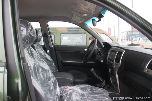 2013款北汽 锐铃 豪华版 2.5L柴油 四驱 双排皮卡驾驶室图（18/25）