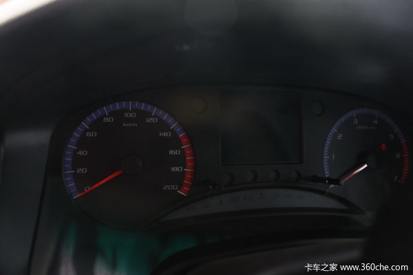 北汽 越铃 2.5L柴油 双排皮卡驾驶室图（10/35）