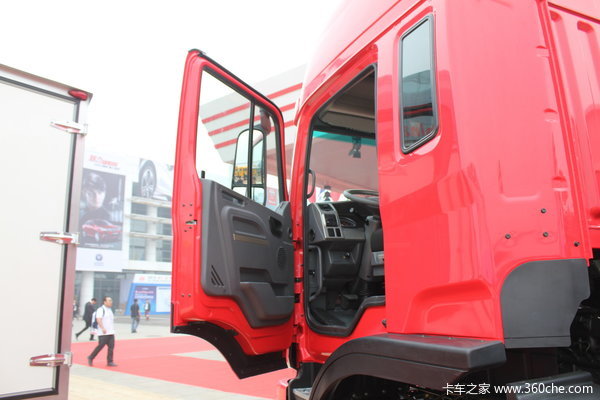 江淮 格尔发K3系列重卡 270马力 8X4 载货车(底盘)(HFC1311P2K4H45F)驾驶室图（2/49）