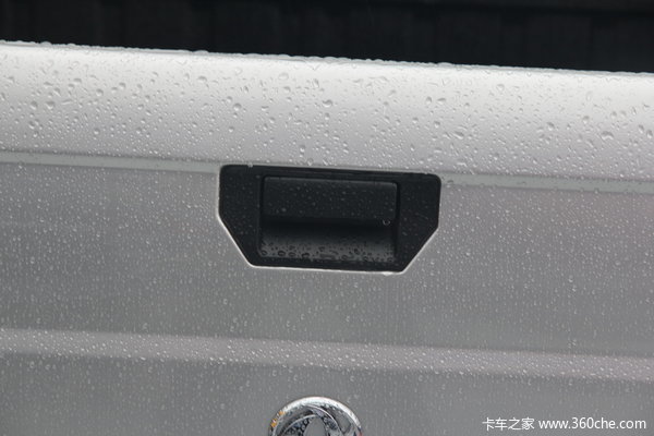 2011款郑州日产 东风锐骐 豪华型 3.0L柴油 双排皮卡外观图（22/50）