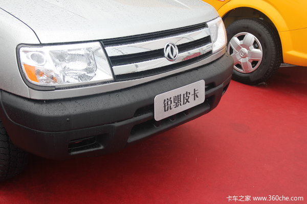 2011款郑州日产 东风锐骐 豪华型 3.0L柴油 双排皮卡外观图（14/50）