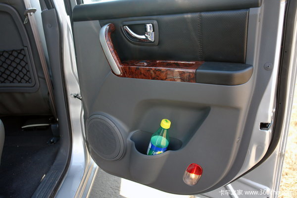 2012款黄海 大柴神 至尊版 豪华型 2.4L汽油 双排皮卡驾驶室图（20/20）