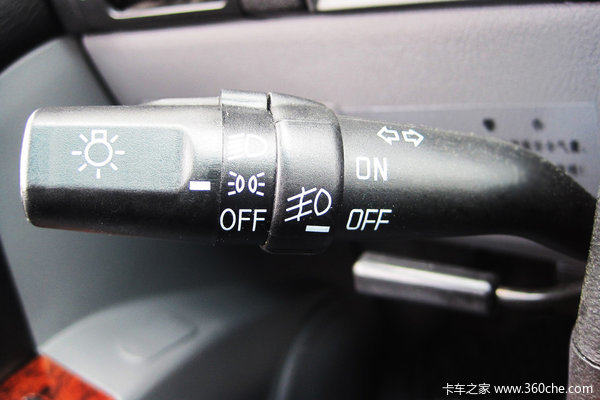 2012款黄海 大柴神 至尊版 豪华型 2.4L汽油 双排皮卡驾驶室图（8/20）