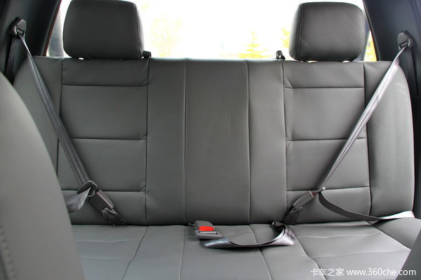 2012款黄海 大柴神 至尊版 豪华型 2.4L汽油 双排皮卡驾驶室图（4/20）