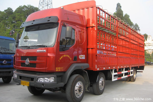 东风柳汽 乘龙609中卡 220马力 6X2 仓栅载货车(LZ5250CSRCS)外观图