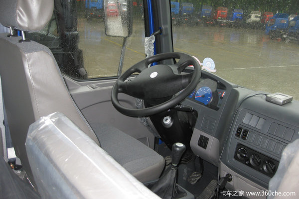 东风柳汽 乘龙609中卡 140马力 4X2 厢式载货车(LZ5064XXYLAL)驾驶室图（2/2）