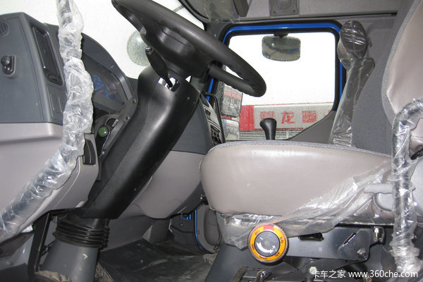 东风柳汽 乘龙609中卡 140马力 4X2 厢式载货车(LZ5064XXYLAL)驾驶室图（1/2）
